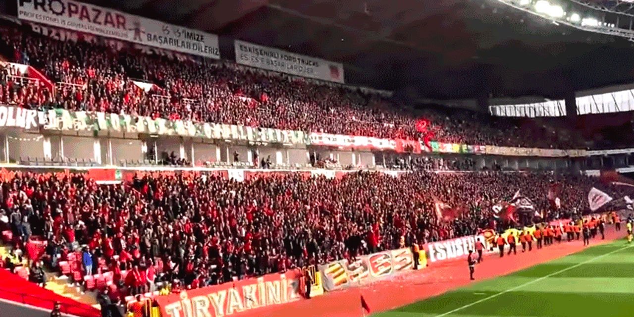 Eskişehirspor Bursaspor'un izinden gitti. Büyük başarıya imza attı