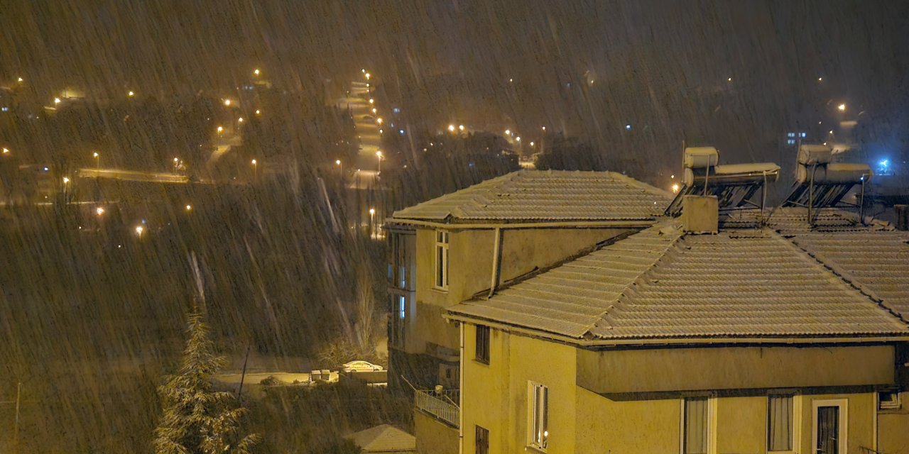 Çorum'un bir ilçesinde okullar tatil edildi