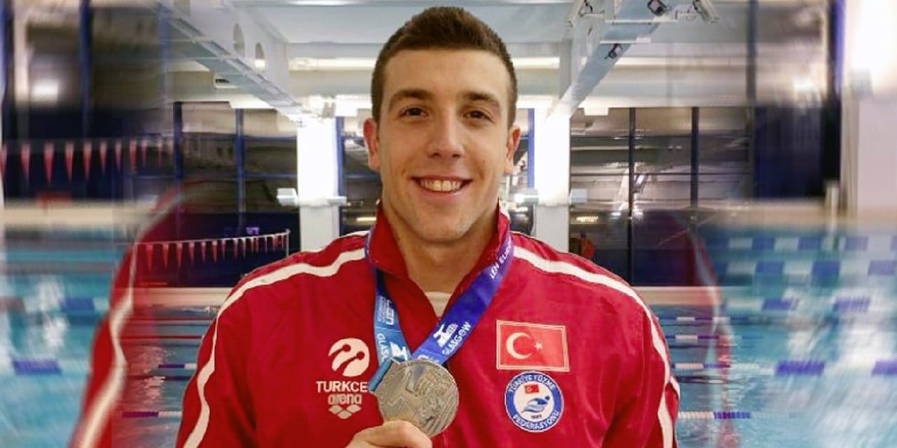 Emre Sakçı makarna yiyerek dünya ikincisi oldu