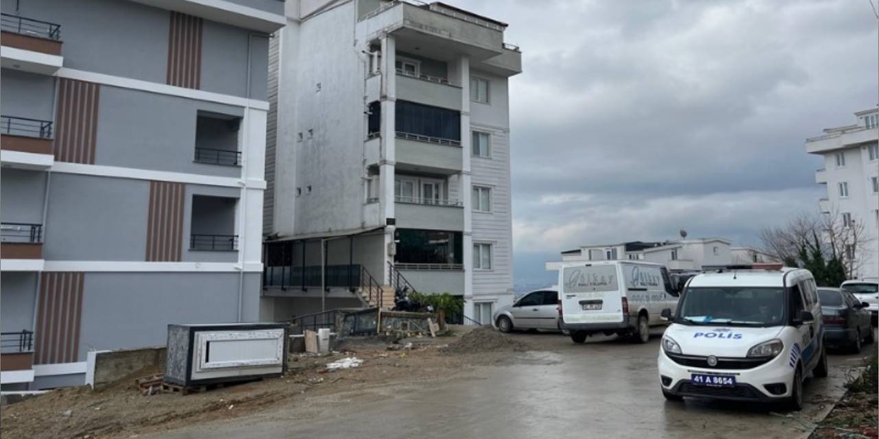 Tartıştığı eşini bıçakla yaraladı