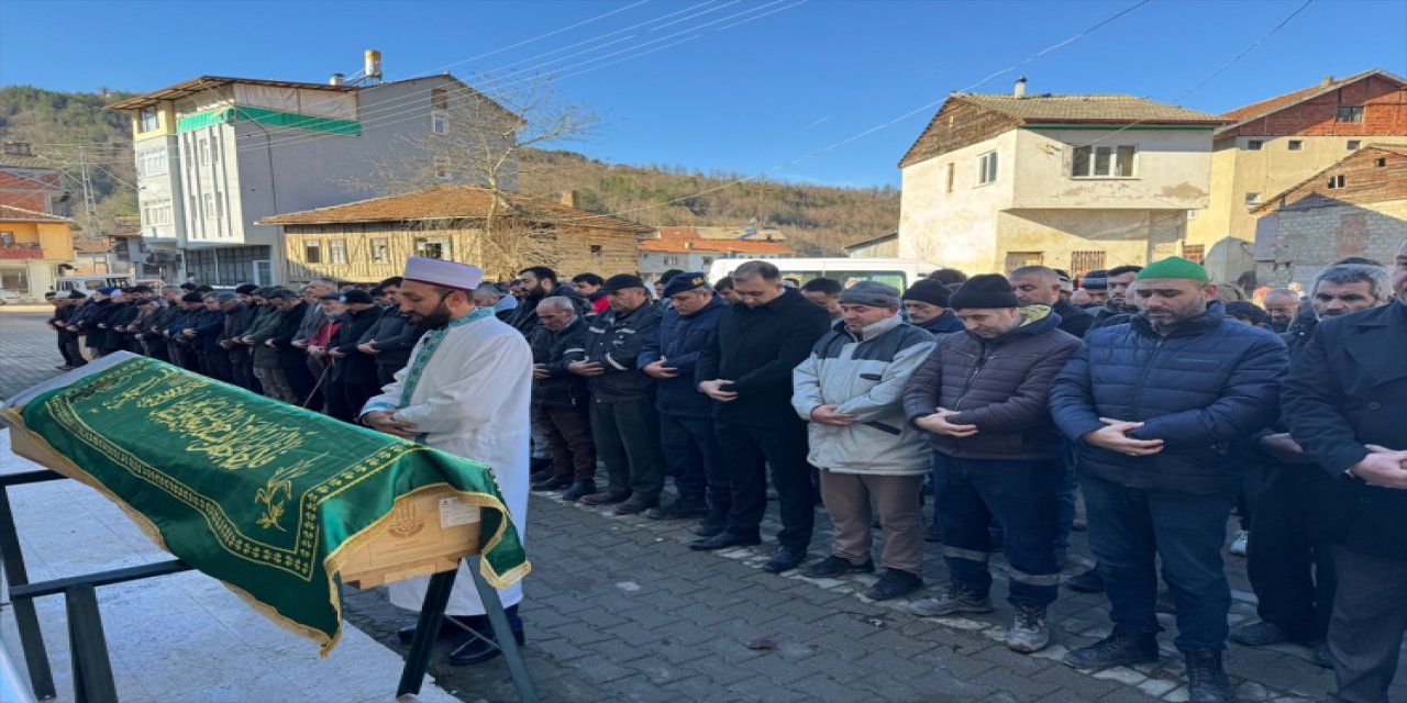 Derede ölü bulunan 5 yaşındaki çocuk defnedildi