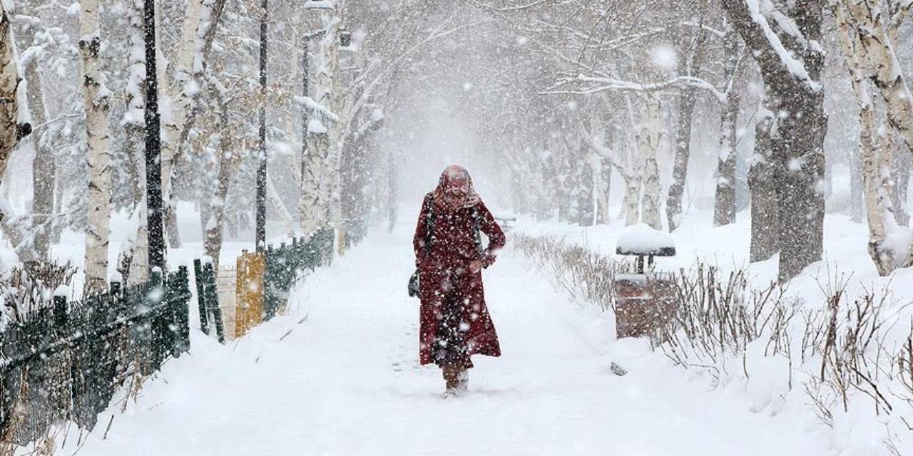 Meteoroloji uzmanları İstanbul'a lapa lapa kar yağacak tarihi açıkladı