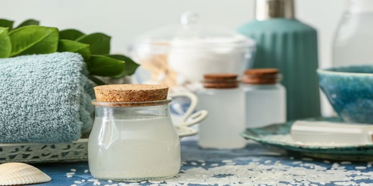 Cildi pürüzsüzleştirir ve yaşlılık lekelerini giderir. Bu su gençlik iksiridir