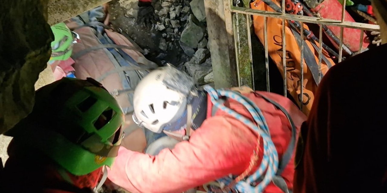 İki yıldır aynı mağarada mahsur kalıyor