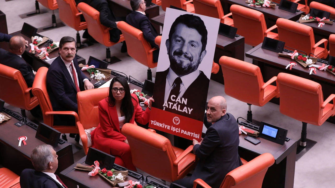 Meclis'te Can Atalay'ın mektubu okundu: Ülke bir Anayasa’ya göre mi yönetiliyor?