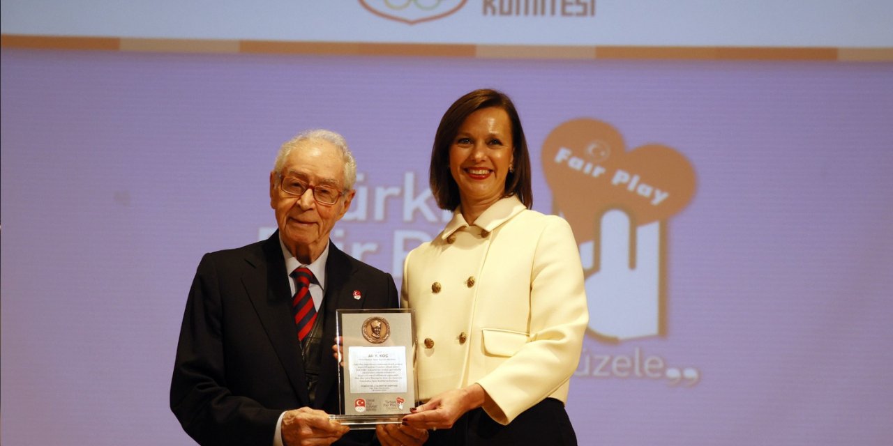 Fenerbahçe 2 yıldıza hak kazandı