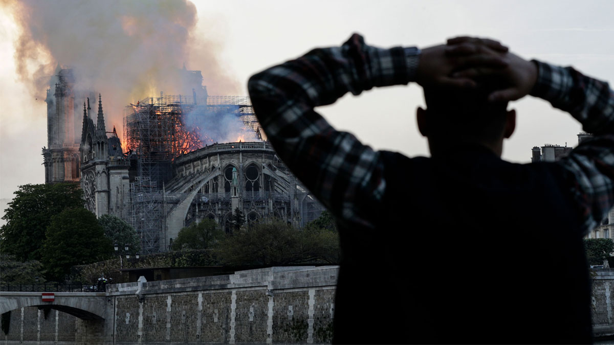 Macron'dan Papa'ya 'Notre Dame' daveti