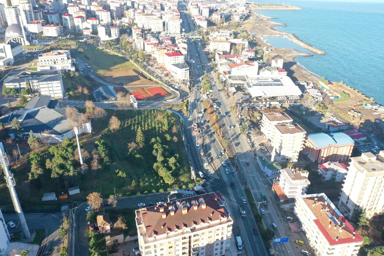 Trabzon Üniversitesi kavşağındaki trafik sorunu çözüldü