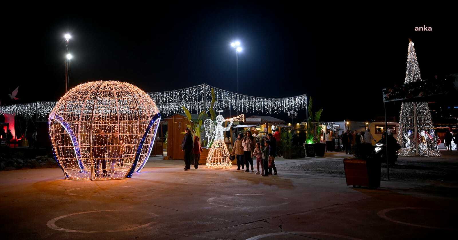 Kuşadası’nda yılbaşı eğlenceleri başladı