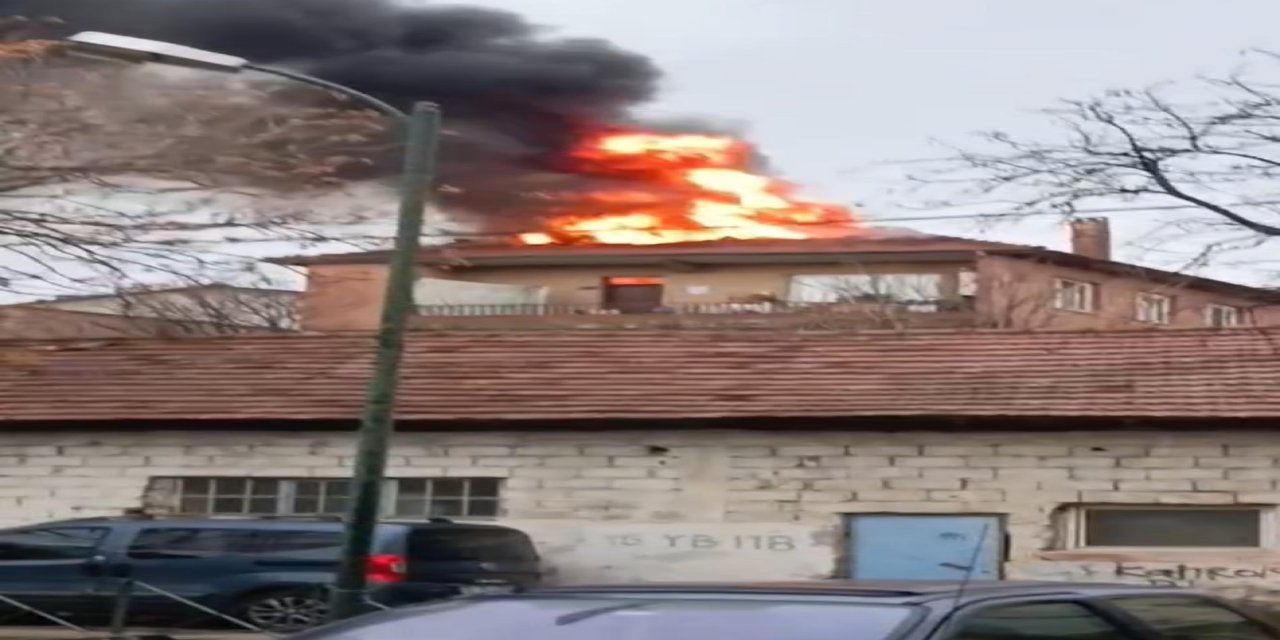 Bursa'da itfaiye 3 katlı binayı uzun süre söndürmekle uğraştı