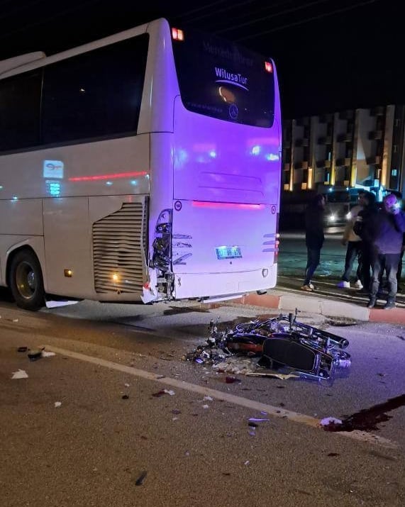 Çanakkale'de motosiklet kazasında 1 kişi öldü 1 kişi yaralandı