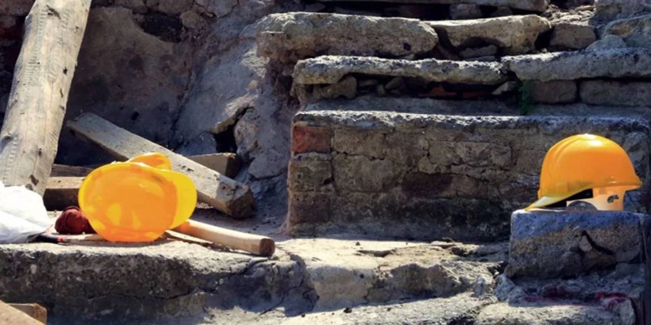 Fabrika çatısından düşen işçi hayatını kaybetti