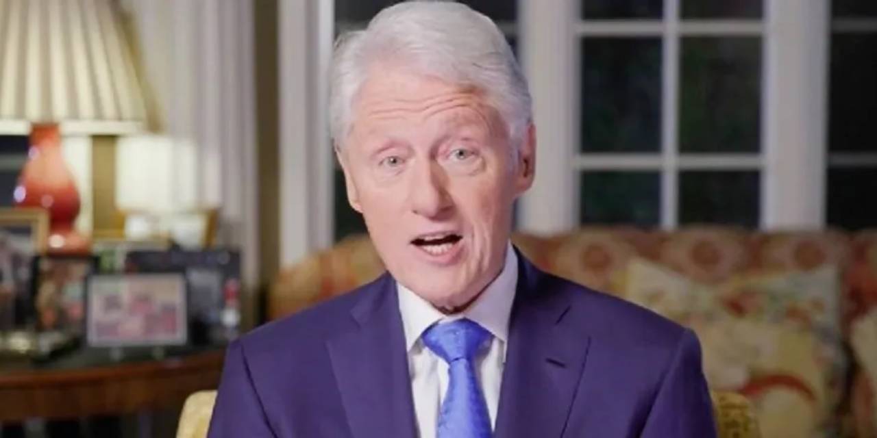 ABD'nin eski Başkanı Clinton hastaneye kaldırıldı