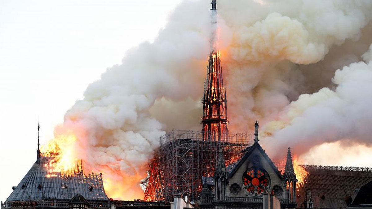 Notre Dame Katedrali'ne bir destek de UNESCO'dan