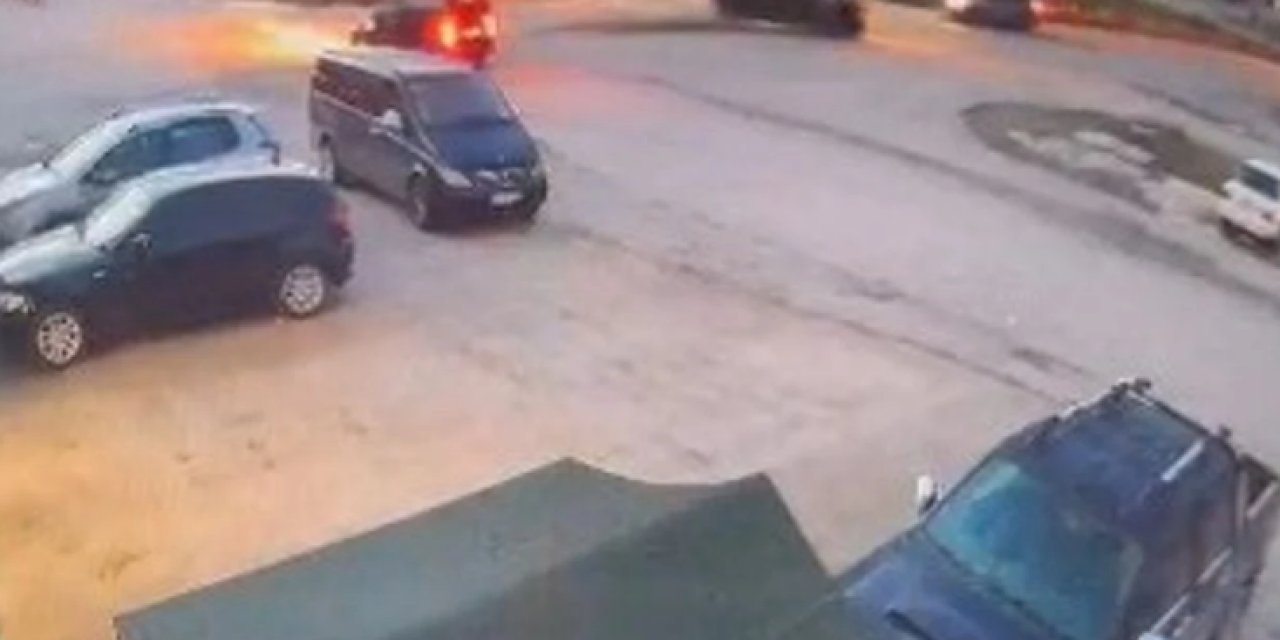 Yolcu minibüsü ile otomobil çarpıştı, 5 kişi yaralandı