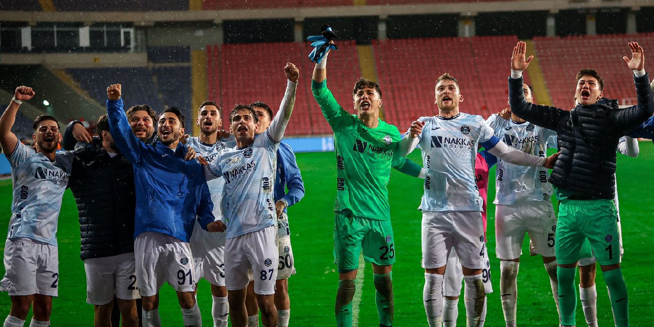 Adana Demirspor'dan Avrupa'ya transfer