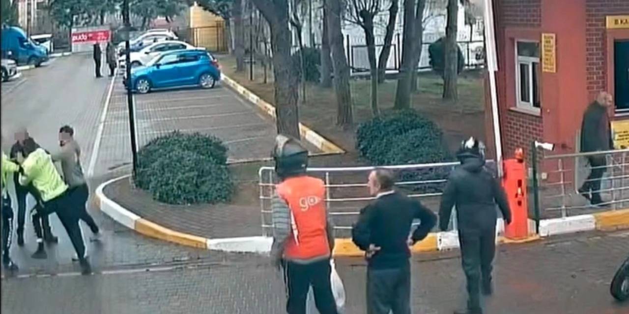 İstanbul'un aile boyu şehir eşkiyaları kamerada. Polisin burnu kırıldı