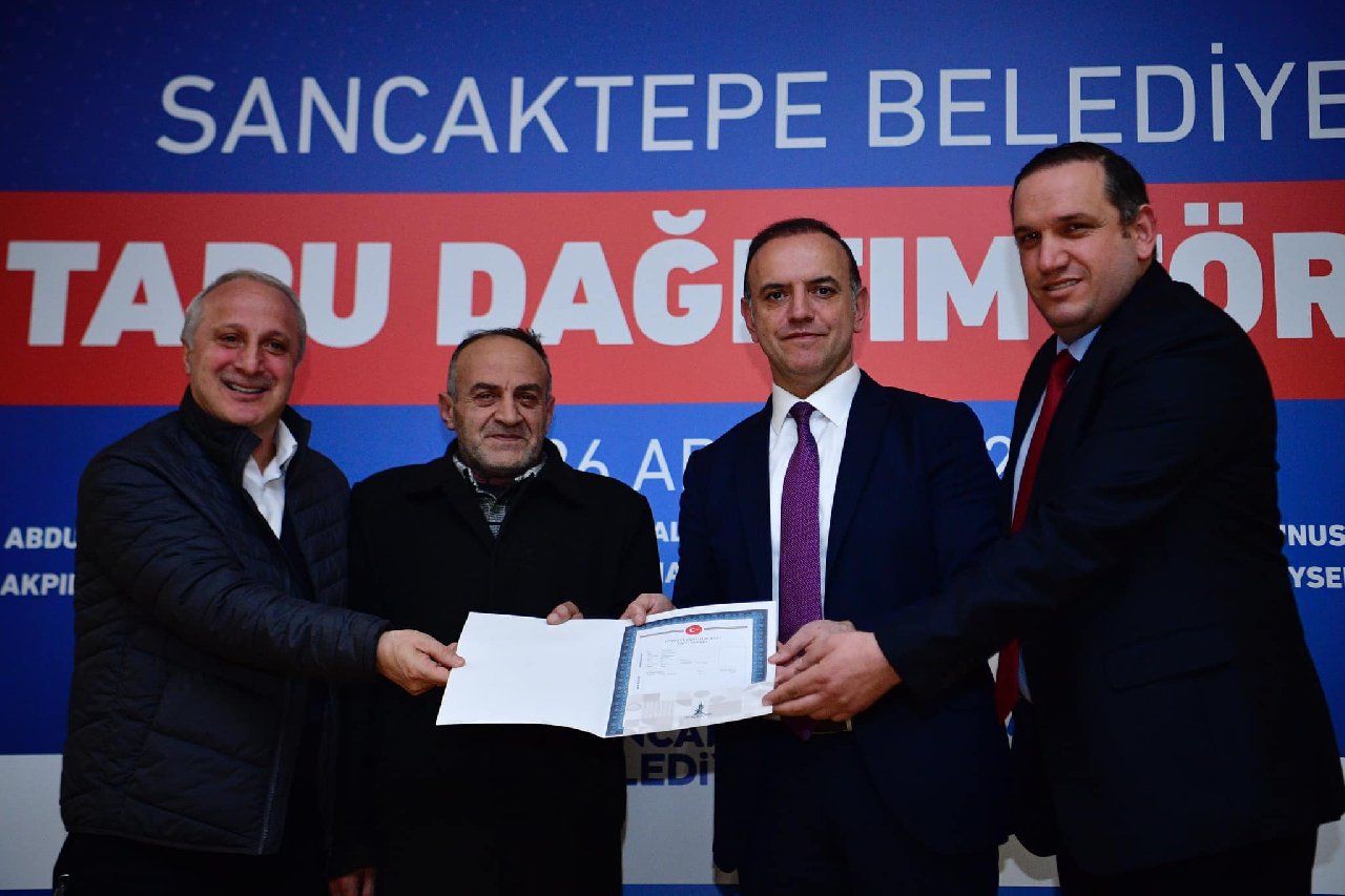 Sancaktepe’de 56 hak sahibine tapuları verildi