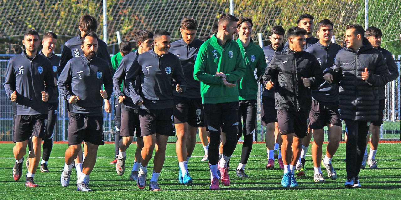 Bornova 1877'de Murat ayrıldı. Yasin de yolcu