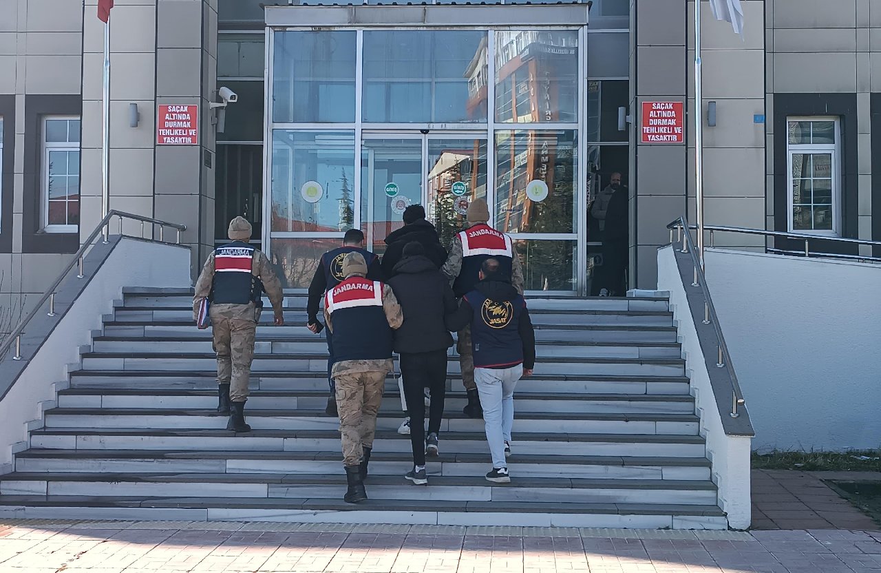 11 ayrı hırsızlığa karışan 4 kişi tutuklandı