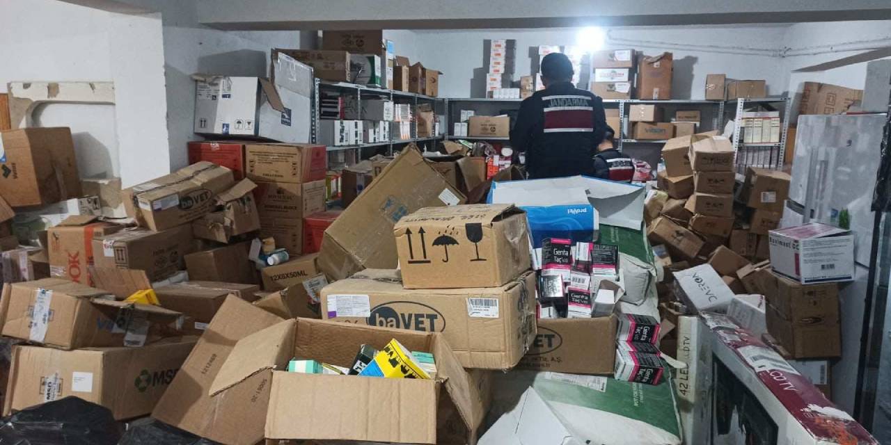 Antalya'da 4 ton kaçak ilaç ele geçirildi