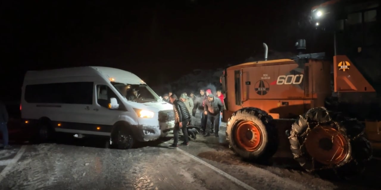 Bitlis'te mahsur kalan 30 vatandaş kurtarıldı