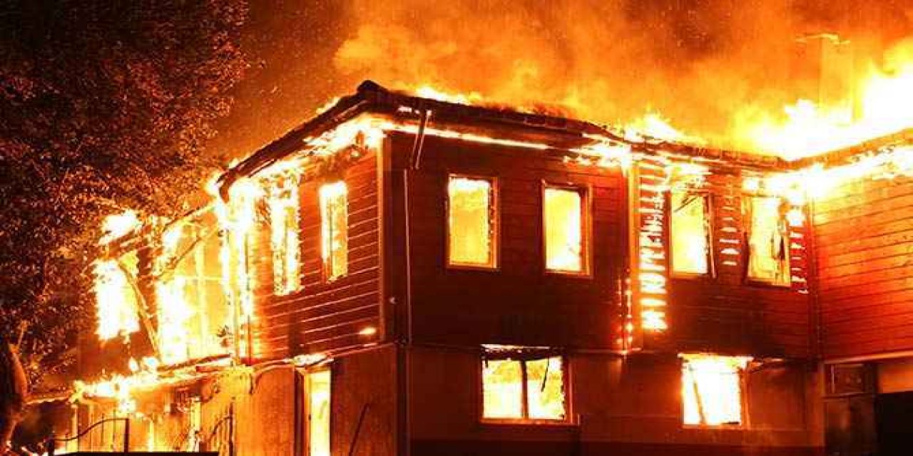 Balıkesir'deki yangında 5 ev hasar gördü