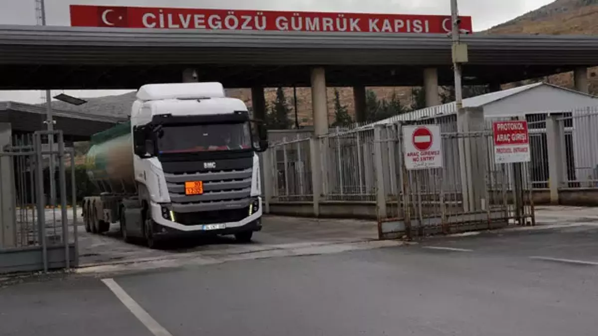 Cilvegözü Kapısı Suriyelilerin uğrak noktası oldu. Dönüşler devam ediyor