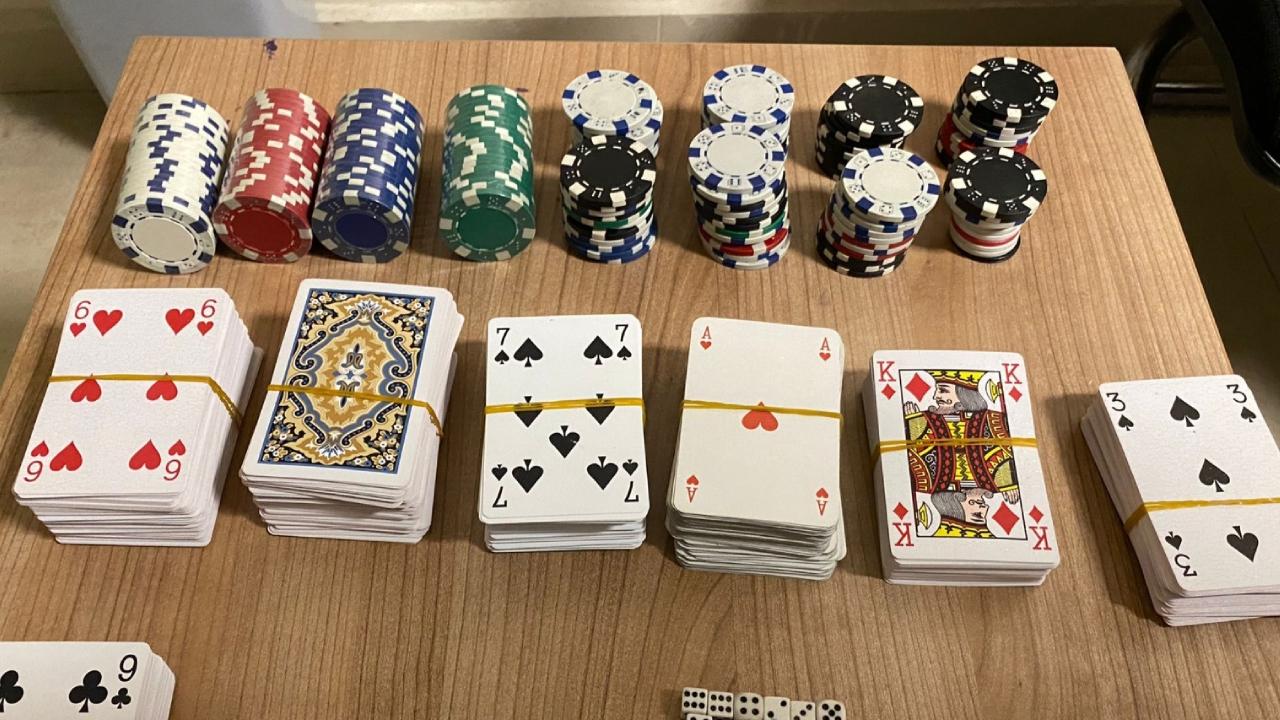 Kadıköy'de kumar baskını: 6 kişiye para cezası
