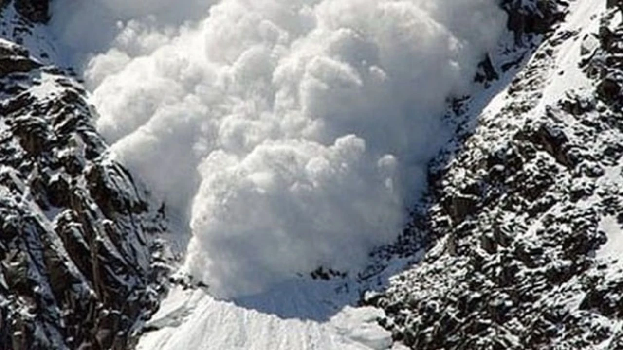 Van'da çığ altında kalarak hayatını kaybetti