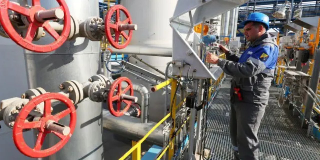 Rusya bir ülkeye daha gazı kesti