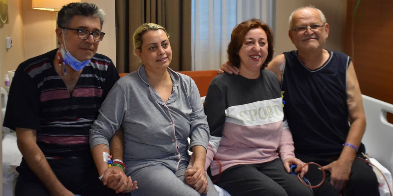 Birbirlerinin eşlerine çapraz nakille yeni hayat verdiler