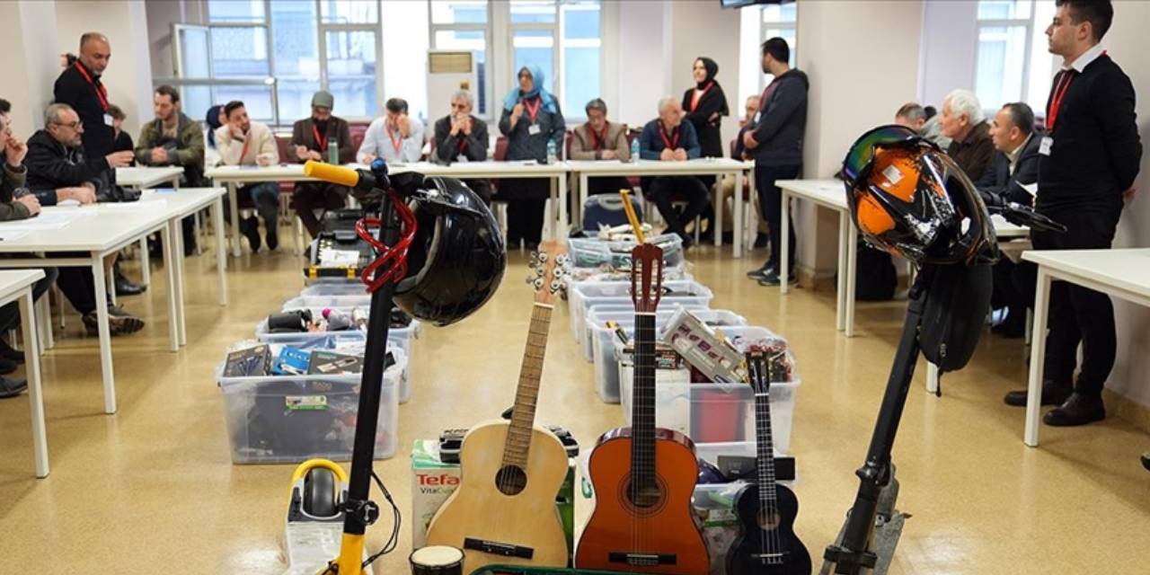 İETT araçlarında unutulan eşyalar açık artırmayla satıldı