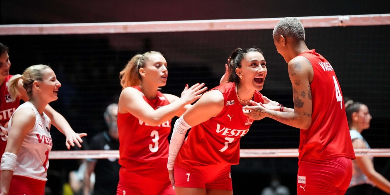 Milli voleybolcu bir dünya yıldızı. Buraya da girdi