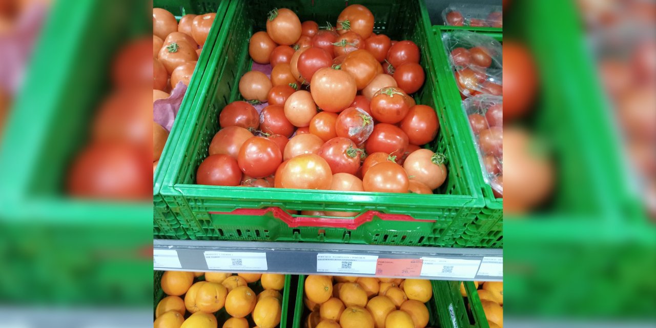 İşte yoksula reva görülen domates. Kilosunu 40 liradan satıyorlar