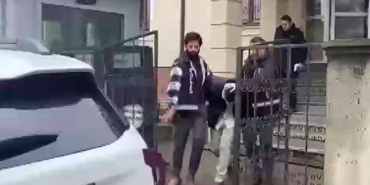 3 ay önce evlendiği eşini bıçakladı