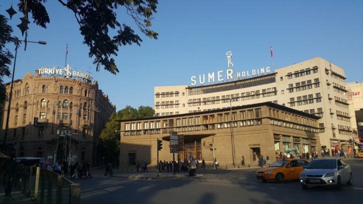 Sümer Holdingin malları satılıyor