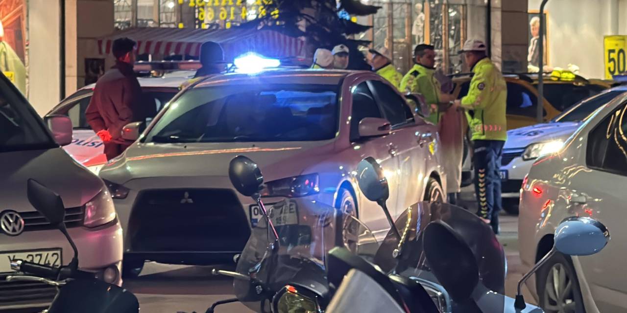 Trafiği tehlikeye düşüren ehliyetsiz otomobil sürücüsüne para cezası