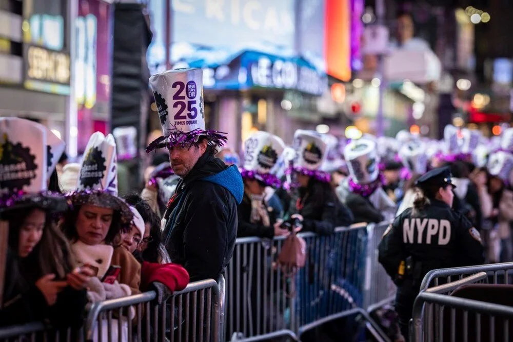 ABD'de yüz binlerce kişi yeni yıla New York Times Meydanı'nda girdi