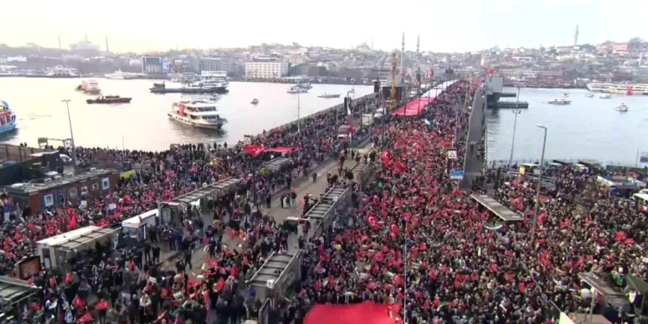 Filistin'e destek için on binler Galata Köprüsü'ne yürüdü