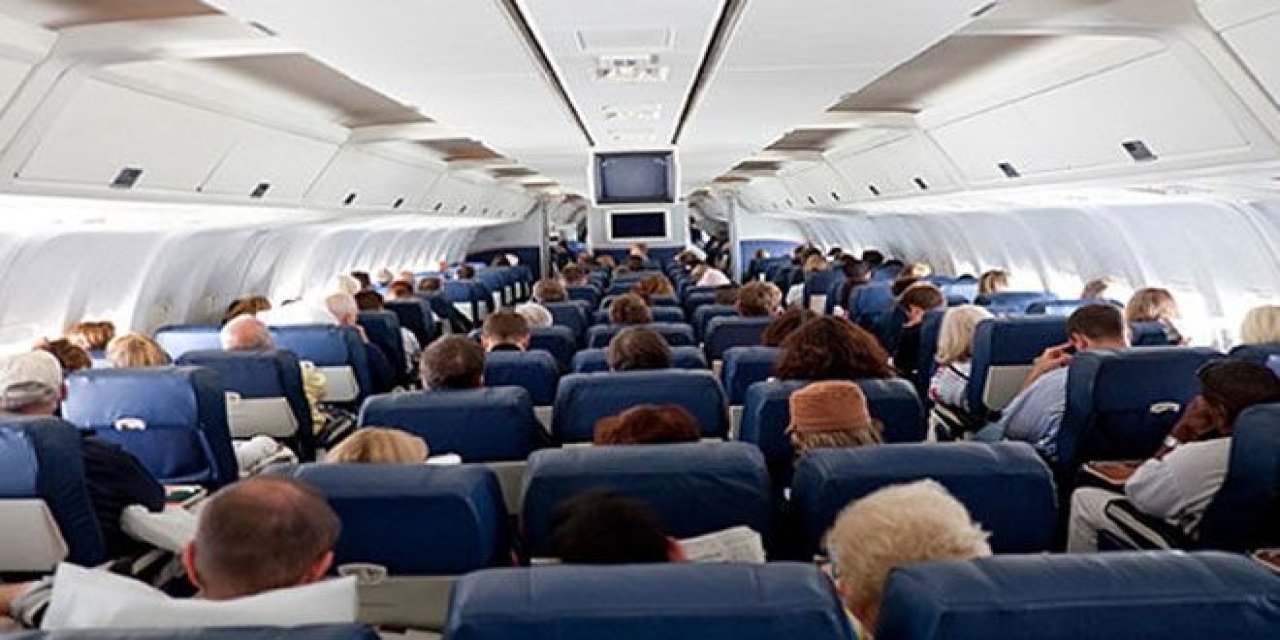 Uçakta duman çıkaran yandı