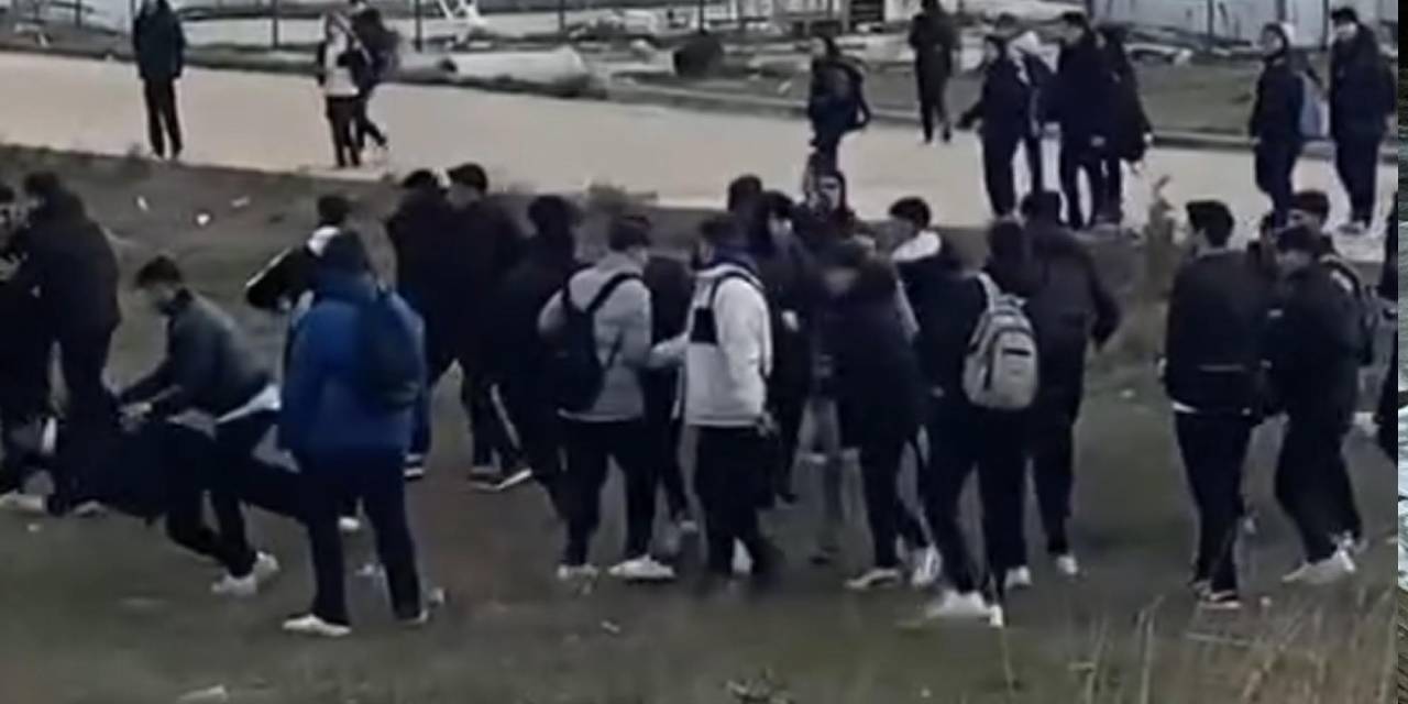 Tekirdağ'da öğrenci gruplarının kavgası kameraya yansıdı