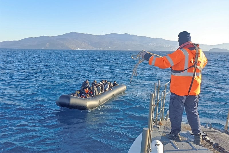 İzmir'de 163 düzensiz göçmen yakalandı