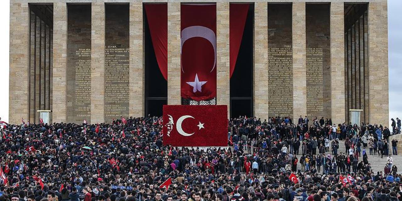 Milyonlar Ata'sına koştu. Anıtkabir'e rekor ziyaret