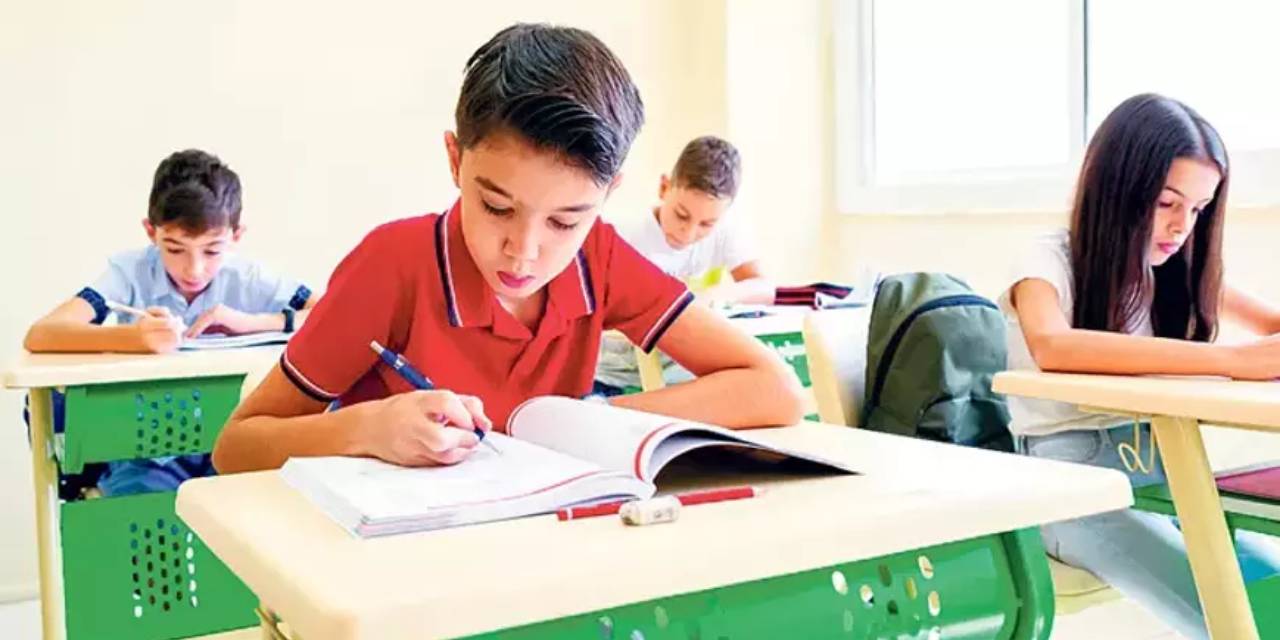 Özel okullarda yeni düzenleme: Kitap ücreti alınmayacak