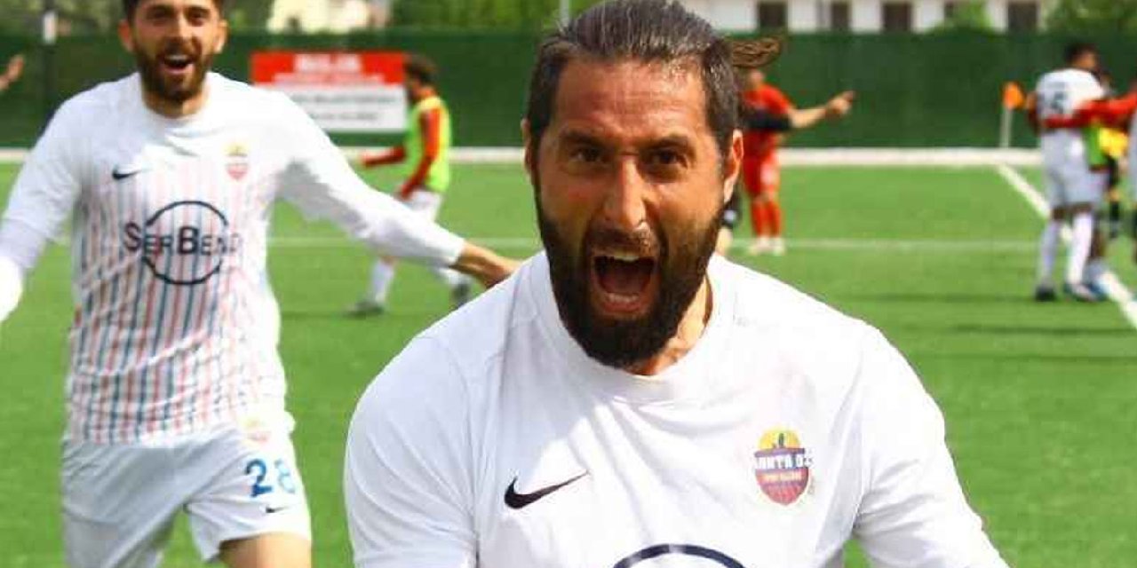 116 gollü futbolcu 41 yaşında yeni takımına imzayı attı