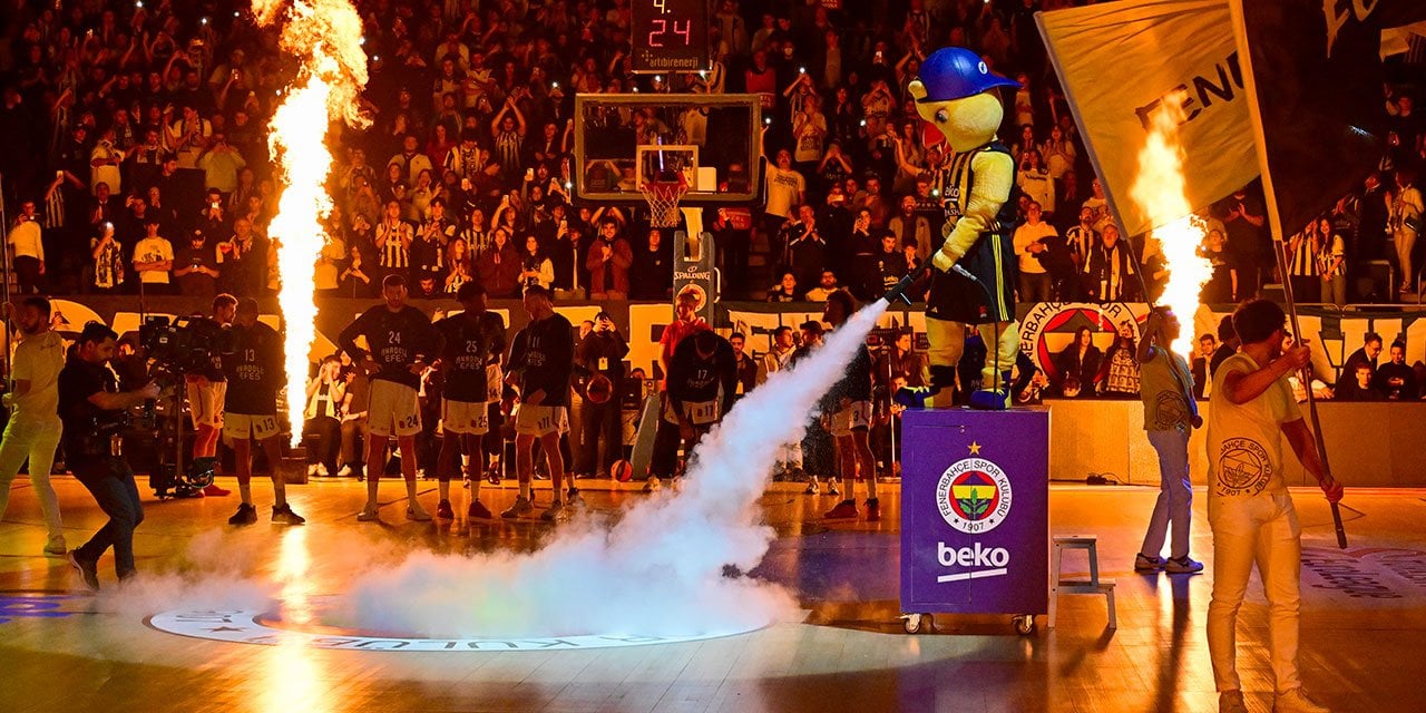 Anadolu Efes Fenerbahçe'ye boyun eğdi