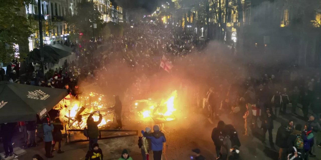 Gürcistan’da protestolara katılan 25 yabancı sınır dışı edildi
