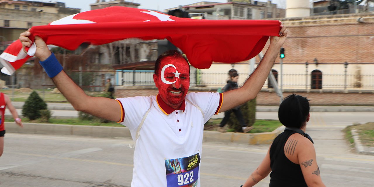 Adana Kurtuluş Yarı Maratonu'nda rekor kırıldı