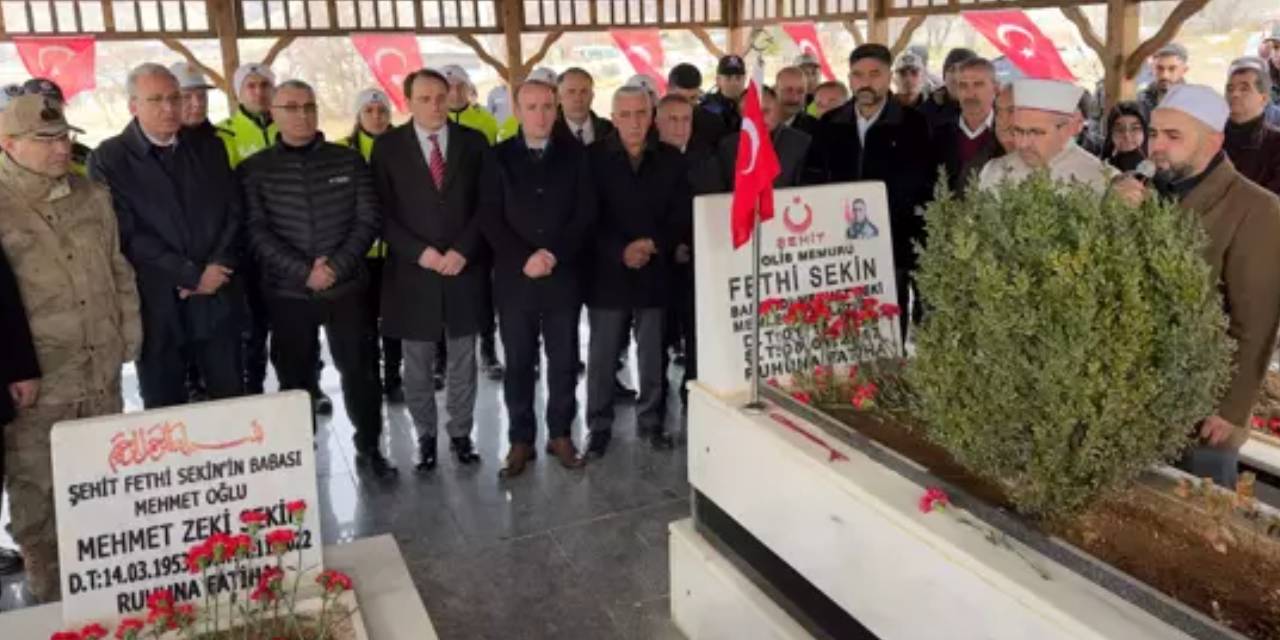Şehit Polis Fethi Sekin, mezarı başında anıldı